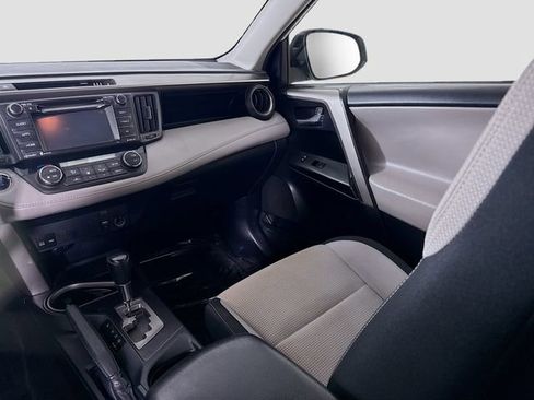 Used 2018 Toyota RAV4 XLE image 22