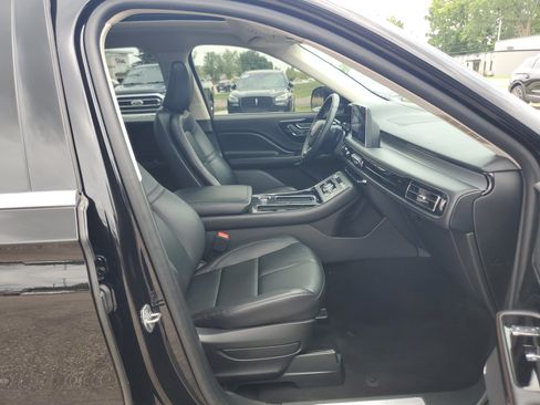 Certified 2024 Lincoln Aviator AWD w/ Premium Package image 9