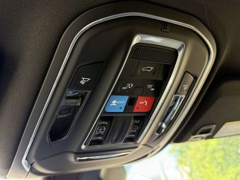 New 2025 Jeep Grand Cherokee L Altitude RWD image 27