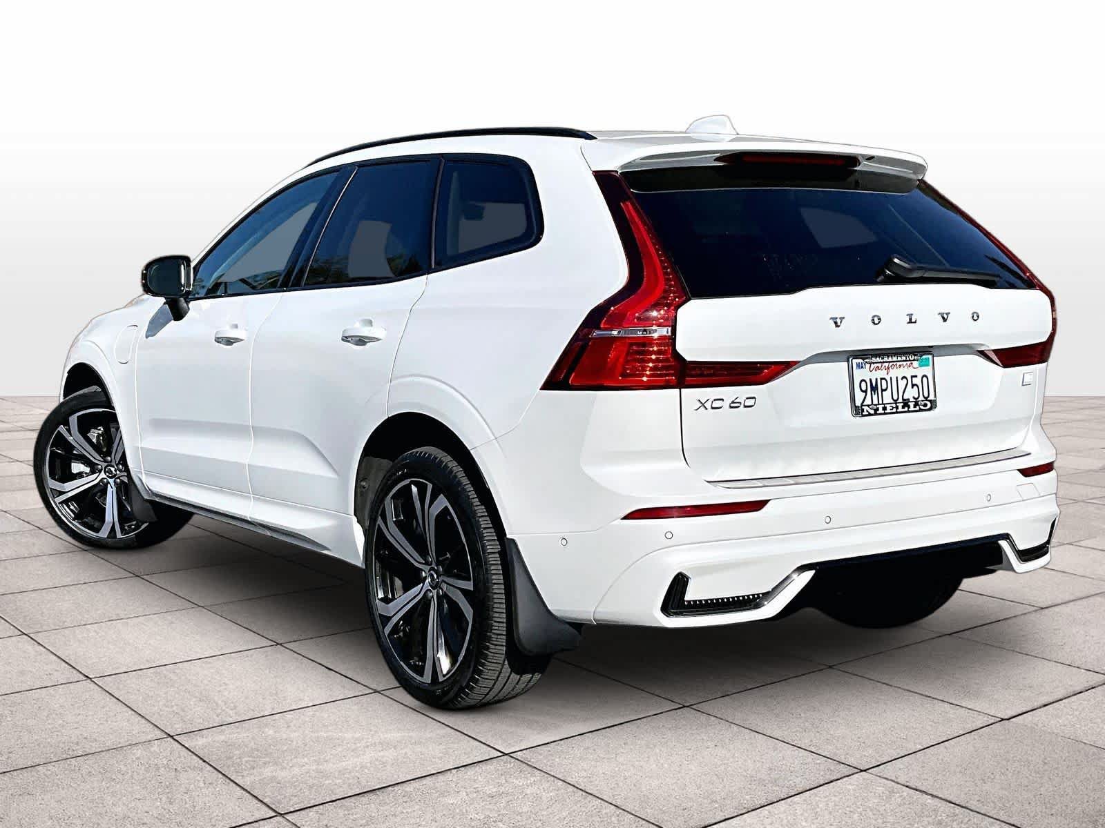 Used 2024 Volvo XC60 T8 Ultimate w/ Protection Package Premier AWD/4WD image 16