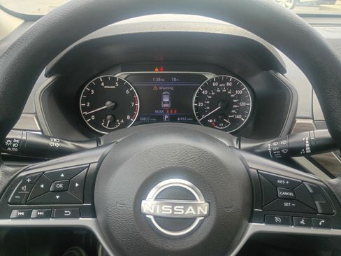 Used 2025 Nissan Altima 2.5 SV FWD image 15