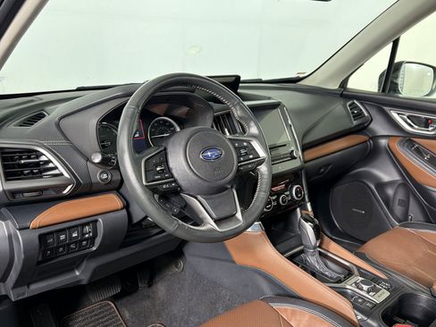 Used 2023 Subaru Outback Premium AWD/4WD image 3