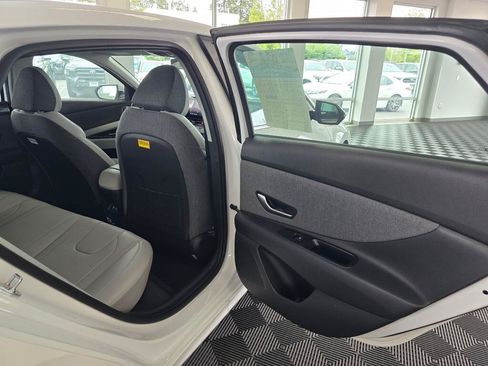 New 2026 Hyundai Elantra Limited FWD image 35