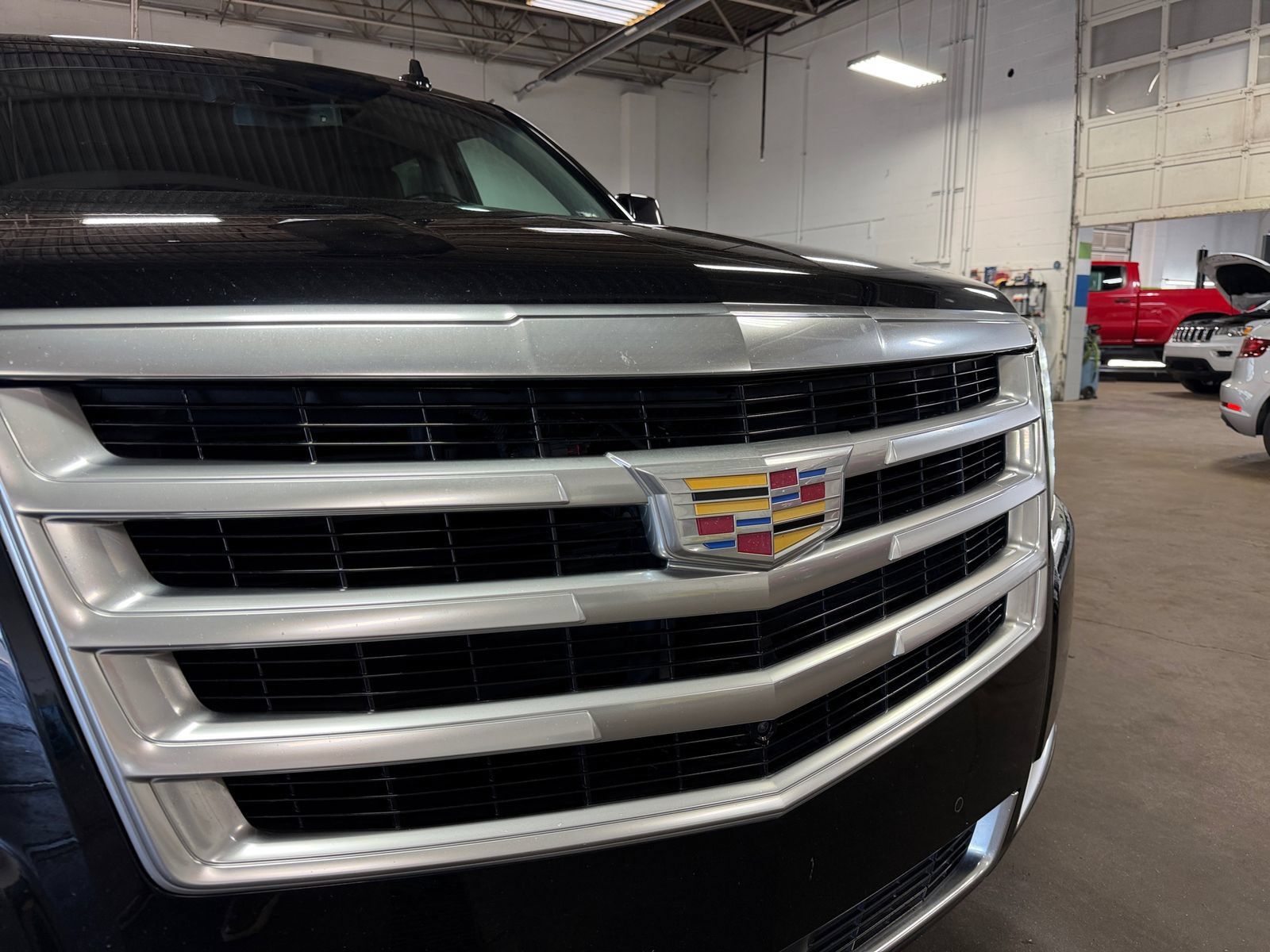 Used 2015 Cadillac Escalade Premium AWD/4WD image 12