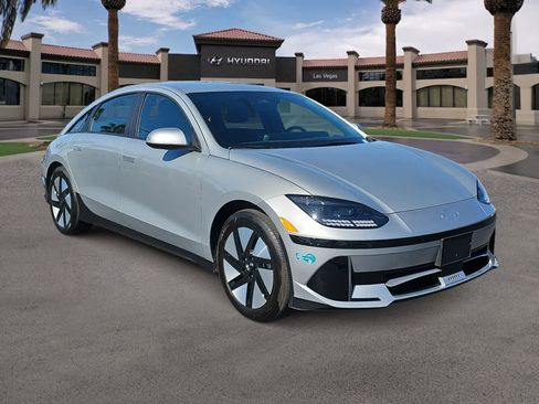 Used 2025 Hyundai Ioniq 6 SE RWD image 2