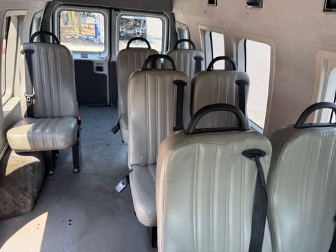 Used 2008 Ford E-250 and Econoline 250 Extended RWD image 29