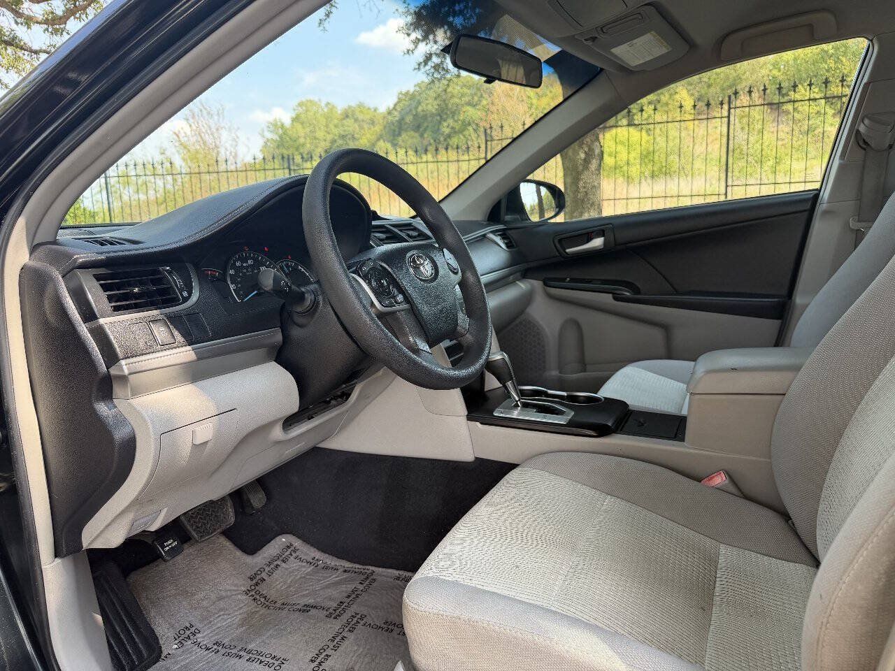 Used 2012 Toyota Camry LE FWD image 10