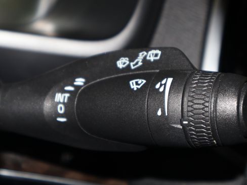 Used 2018 Volvo XC90 T6 Momentum w/ Convenience Package image 23