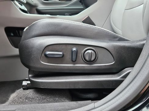 Used 2024 GMC Terrain SLT image 20