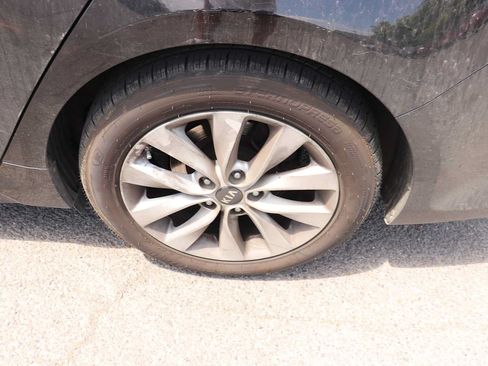 Used 2018 Kia Optima LX w/ 17" Alloy Wheels Package FWD image 9