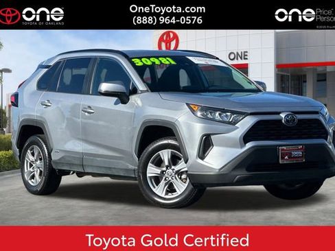 Certified 2022 Toyota RAV4 LE image 1