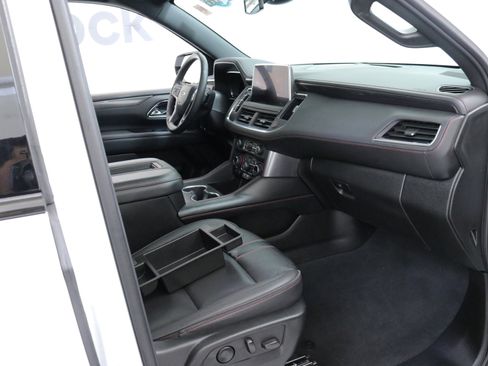 Used 2024 Chevrolet Suburban RST w/ Luxury Package image 27