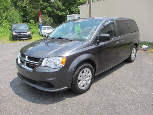Used 2019 Dodge Grand Caravan SE FWD image 1