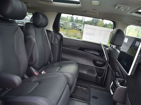 New 2026 Kia Carnival SX Prestige FWD image 18