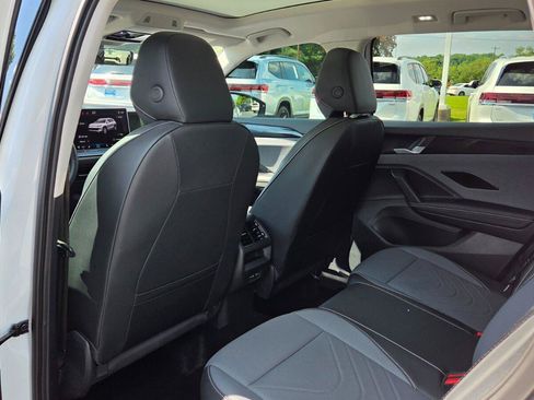 Certified 2026 Volkswagen Tiguan SE AWD/4WD image 41