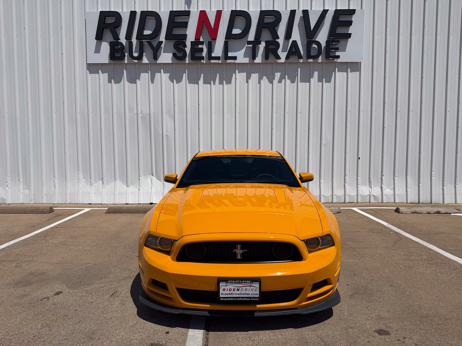 Used 2013 Ford Mustang Boss 302 w/ Boss 302 Accessory Pkg RWD image 10