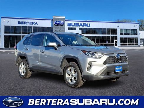 Used 2021 Toyota RAV4 XLE image 1