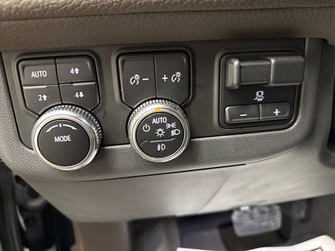 Used 2022 GMC Yukon Denali image 27