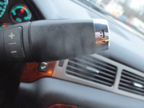 Used 2011 Chevrolet Suburban LTZ image 13