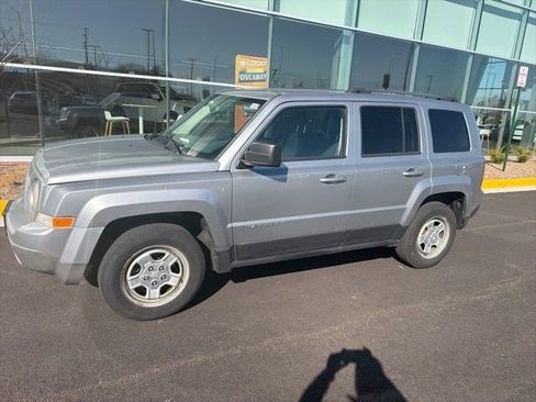 Used 2015 Jeep Patriot Sport w/ Power Value Group AWD/4WD image 22
