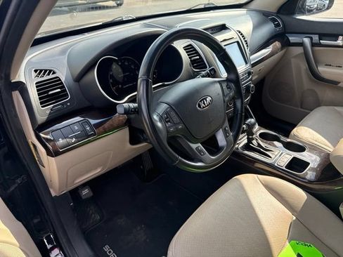Used 2014 Kia Sorento EX w/ EX V6 Touring Package AWD/4WD image 21