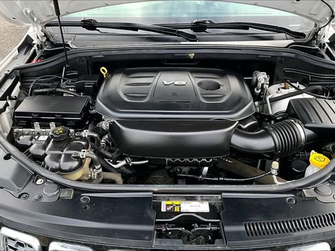 Used 2017 Jeep Grand Cherokee Overland image 9