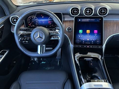 Used 2025 Mercedes-Benz GLC 300 image 26