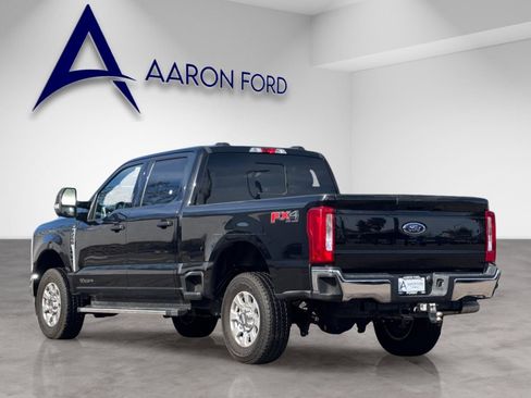 Used 2023 Ford F250 XLT w/ FX4 Off-Road Package image 3