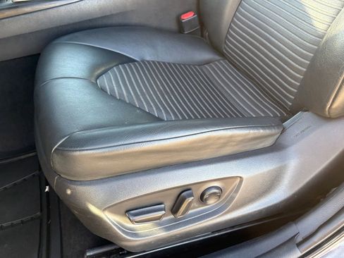 Used 2022 Toyota Camry SE image 29