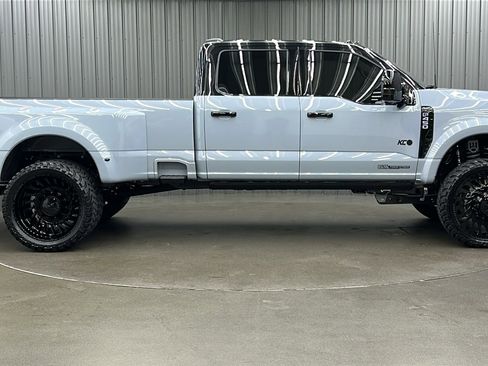 Used 2026 Ford F450 Platinum w/ Platinum Plus Package image 6