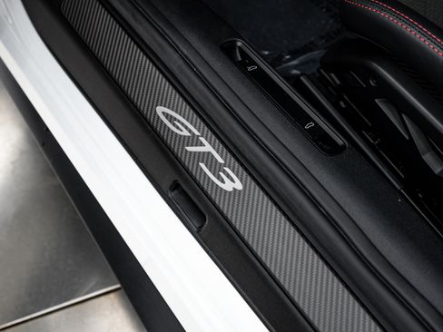 Certified 2026 Porsche 911 GT3 RWD image 29