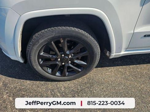 Used 2018 Jeep Grand Cherokee Altitude AWD/4WD image 26