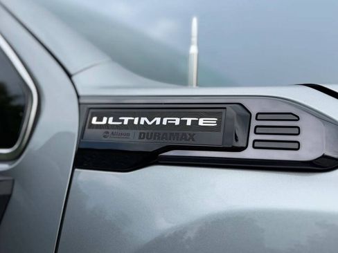Used 2024 GMC Sierra 3500 Denali Ultimate AWD/4WD image 11