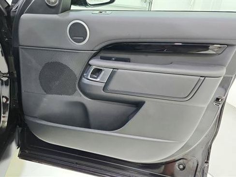 Used 2024 Land Rover Discovery S AWD/4WD image 26