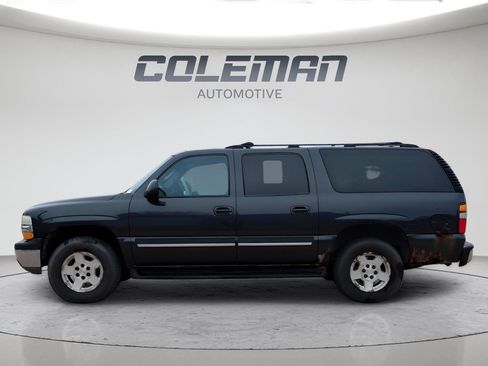 Used 2004 Chevrolet Suburban LT w/ Preferred Equipment Group image 2