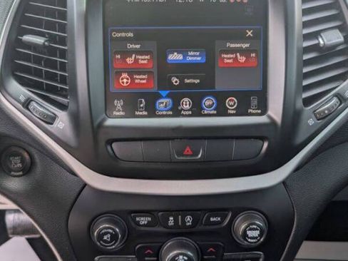Used 2015 Jeep Cherokee Trailhawk w/ Comfort/Convenience Group AWD/4WD image 12