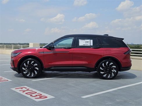 New 2025 Lincoln Nautilus Reserve w/ Jet Appearance Package image 4