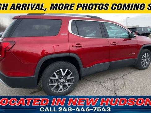 Used 2021 GMC Acadia SLE w/ Driver Convenience Package image 2