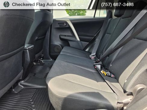 Used 2015 Toyota RAV4 LE FWD image 20