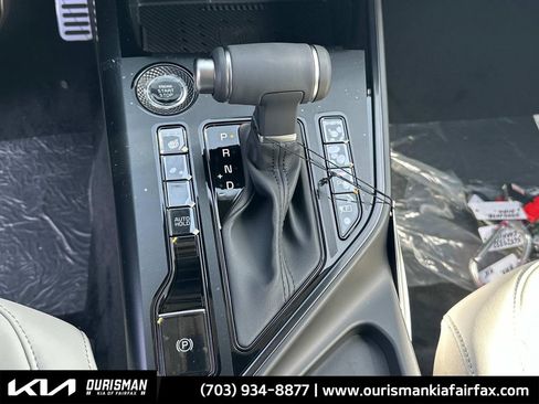 New 2025 Kia Niro EX Touring image 12