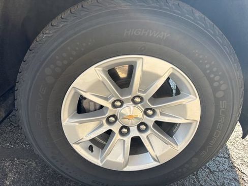 Used 2025 Chevrolet Silverado 1500 LT AWD/4WD image 29