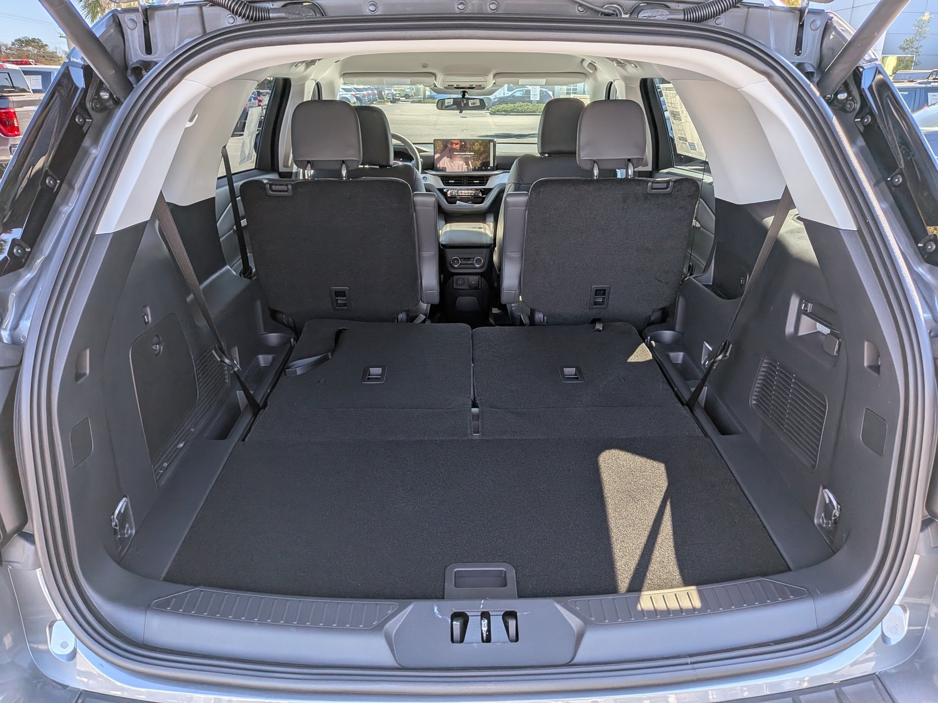New 2026 Ford Explorer Active w/ Active Comfort Package AWD/4WD image 14
