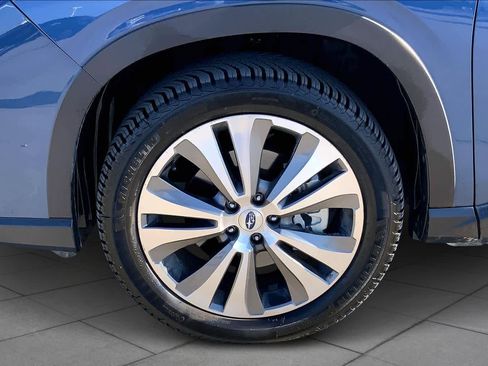 Used 2022 Subaru Ascent Limited image 10
