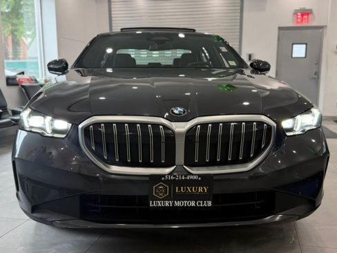 Used 2025 BMW 530i RWD image 2