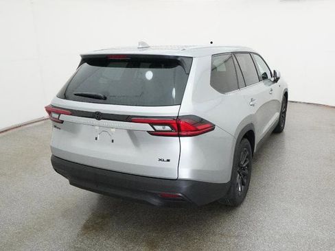 New 2026 Toyota Grand Highlander FWD image 8