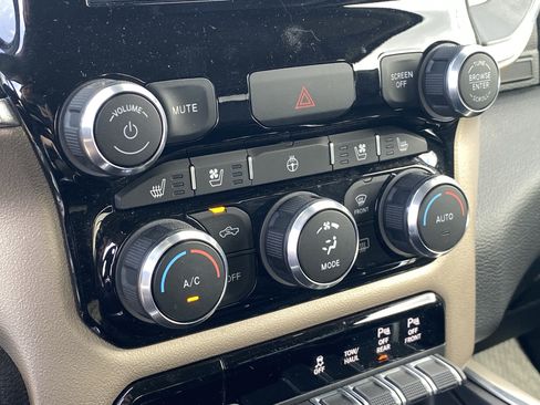 Used 2022 RAM 1500 Laramie AWD/4WD image 23