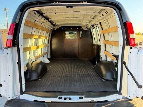 Used 2024 GMC Savana 2500 w/ Driver Convenience Package image 11