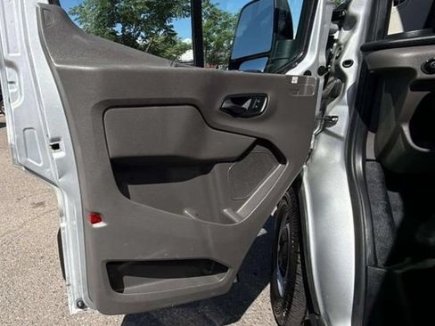 Used 2020 Ford Transit 250 Low Roof RWD image 9
