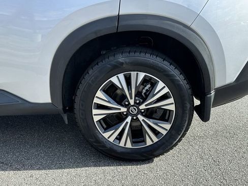 Used 2021 Nissan Rogue SV w/ Premium Package image 21