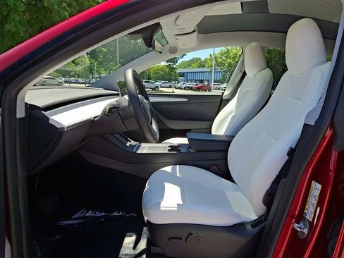 Used 2024 Tesla Model Y Long Range AWD/4WD image 15